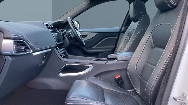 Jaguar F-Pace 2.0d [180] Chequered Flag 5dr Auto AWD Diesel Estate